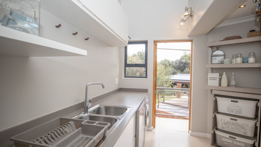 5 Bedroom Property for Sale in The Coves North West